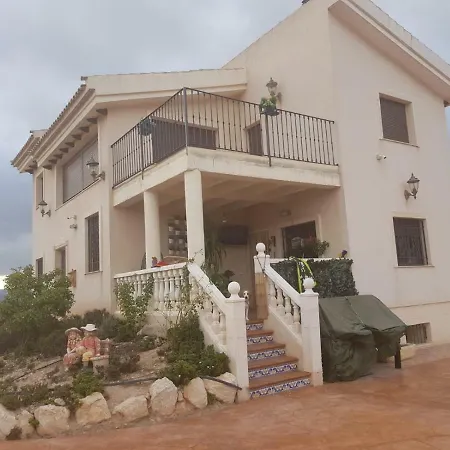 En Rural El Estanque منزل للإقامة *